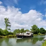 Holiday home Le Martin Pecheur Au Bord Du Canal De L'est Champneuville